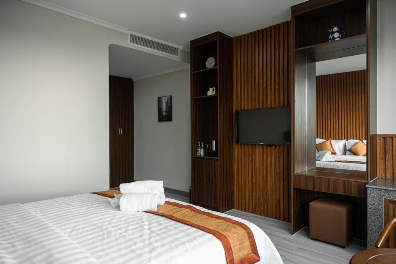 The Onra Hotel Phnom Penh Esterno foto