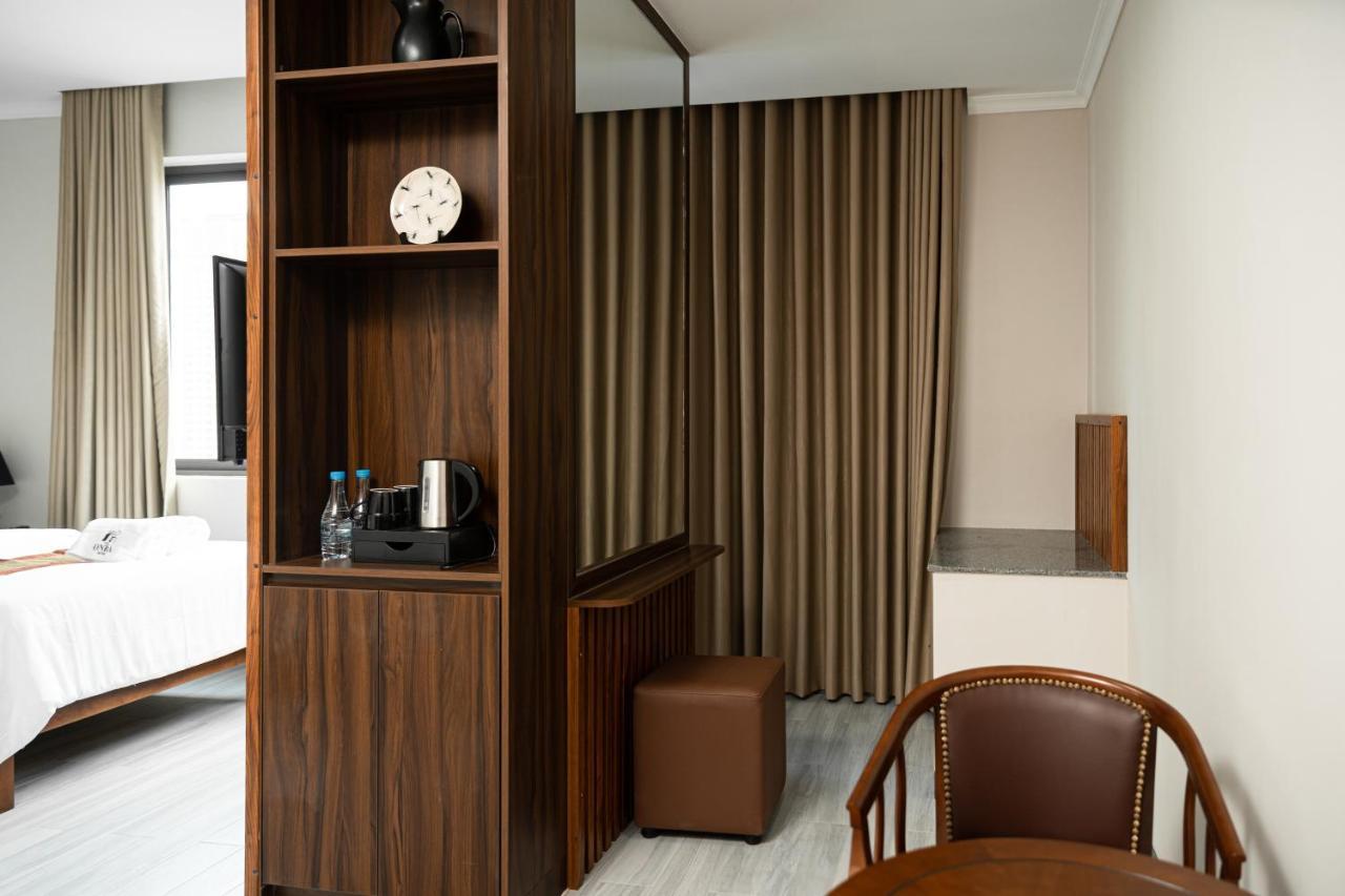 The Onra Hotel Phnom Penh Esterno foto