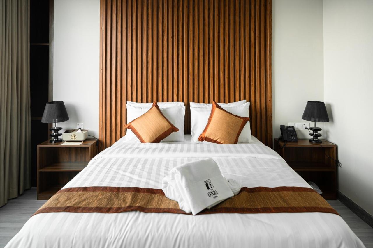 The Onra Hotel Phnom Penh Esterno foto
