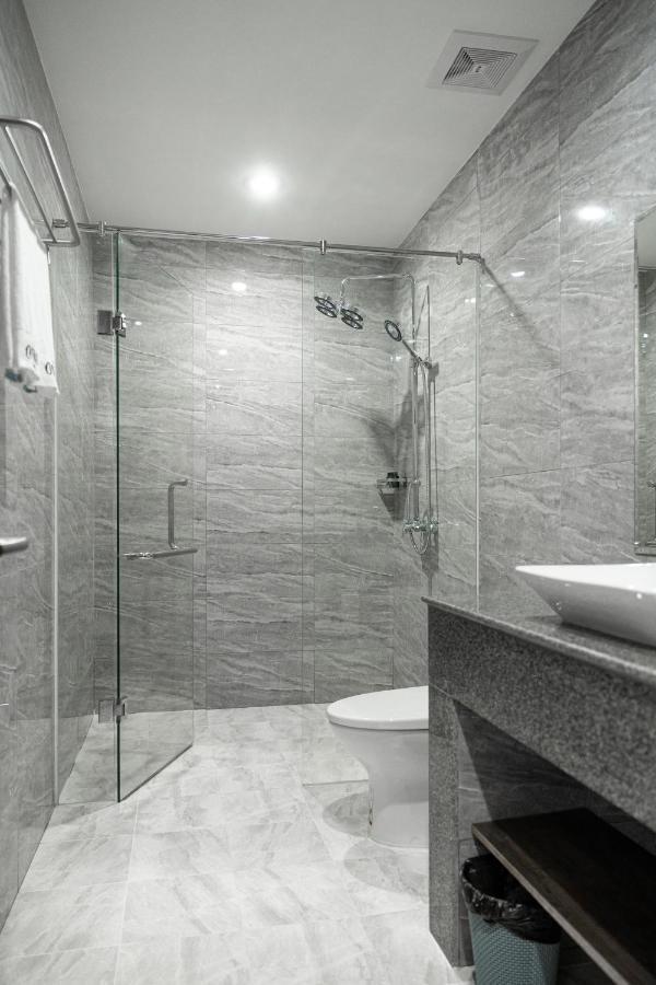The Onra Hotel Phnom Penh Esterno foto