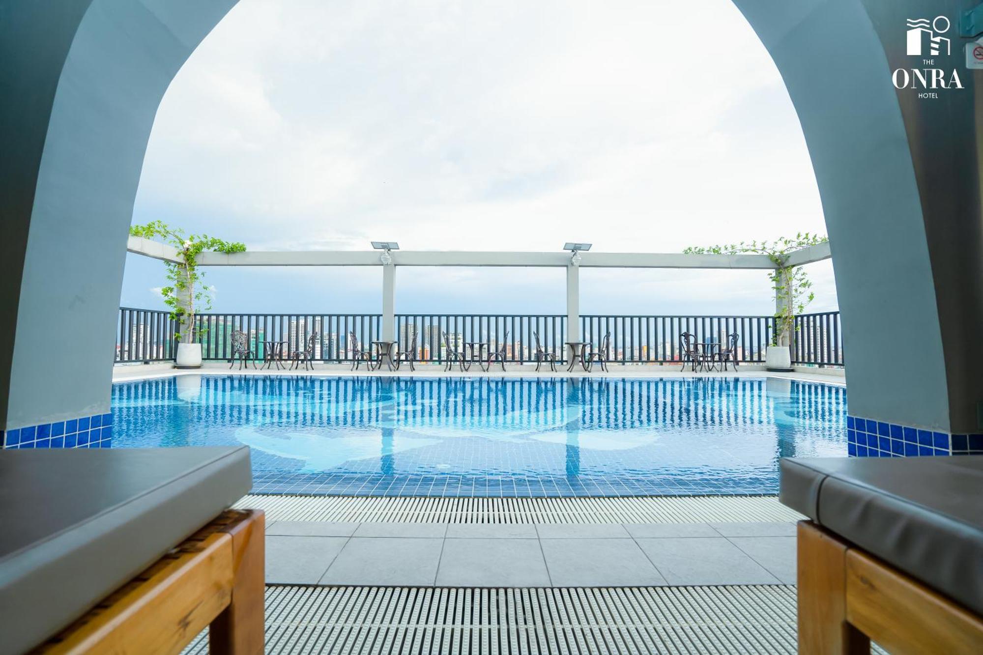 The Onra Hotel Phnom Penh Esterno foto