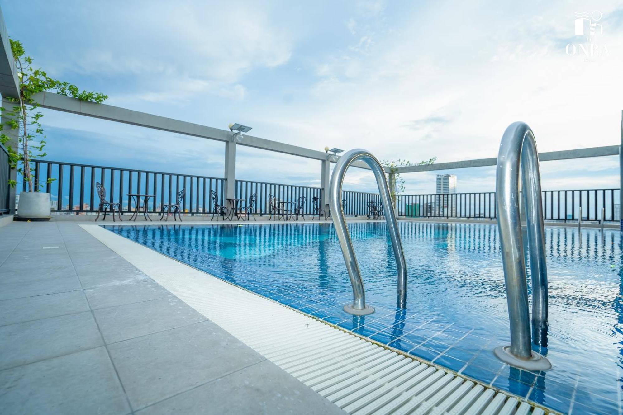 The Onra Hotel Phnom Penh Esterno foto