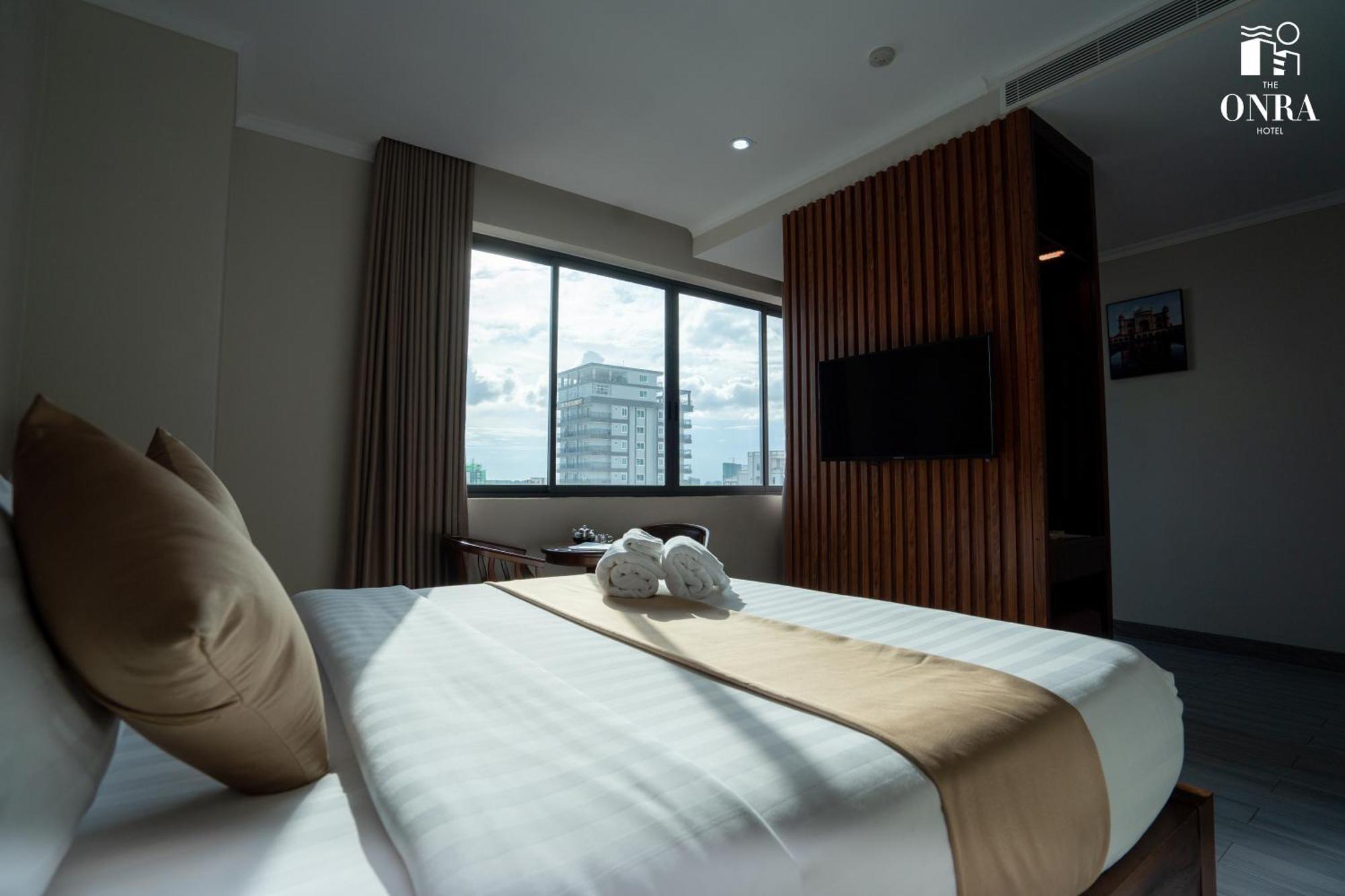 The Onra Hotel Phnom Penh Esterno foto