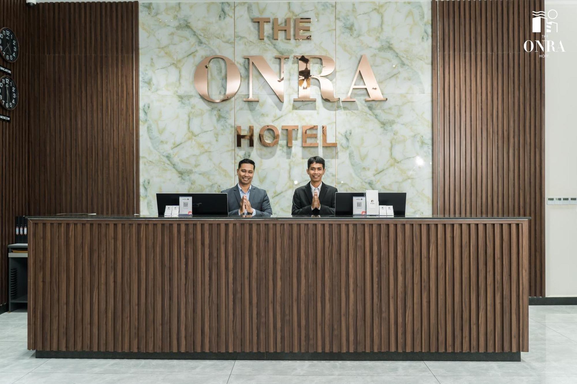 The Onra Hotel Phnom Penh Esterno foto