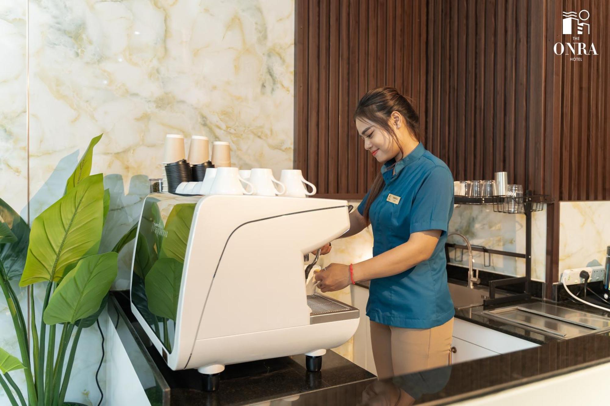 The Onra Hotel Phnom Penh Esterno foto